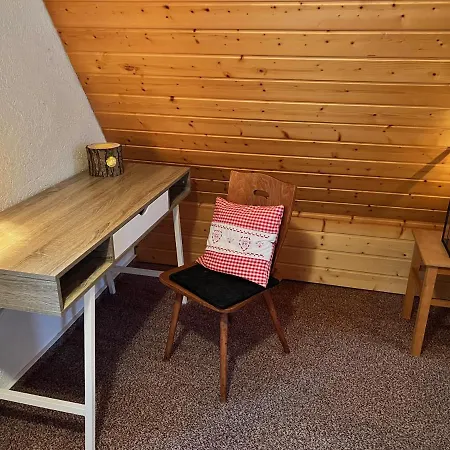 Urige Berghuette Mit Kamin Und Sauna Im Erzgebirge Nahe Schwarzwassertal Feriehus Pobershau
